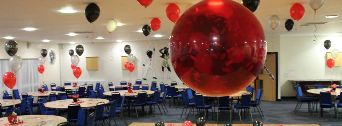 Exploding first dance balloon